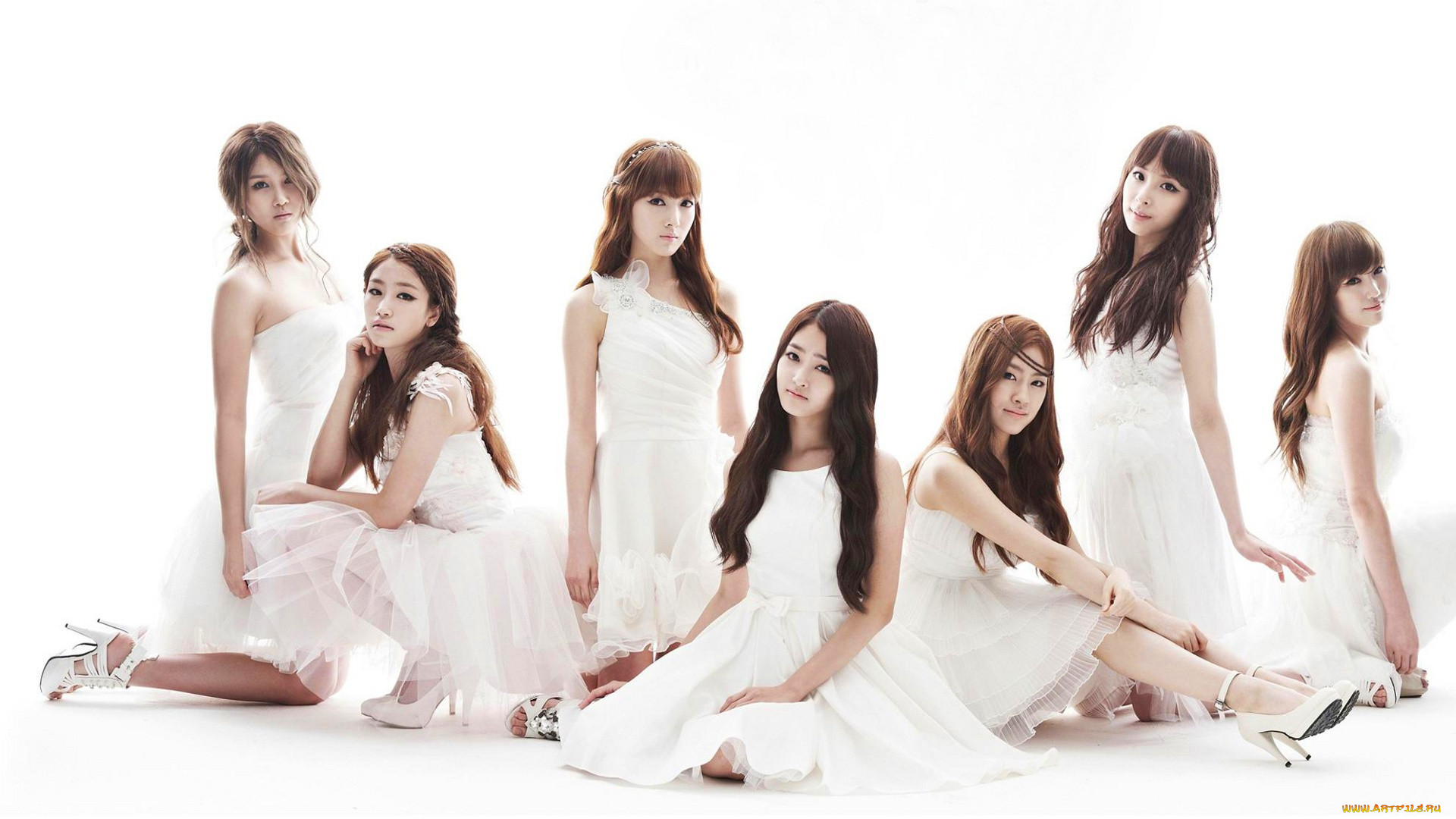 Песни группы girl. Корейские группа chi. 8eight корейская группа. Корейские музыкальные группы девушек. Корейские музыканты девушки группы.